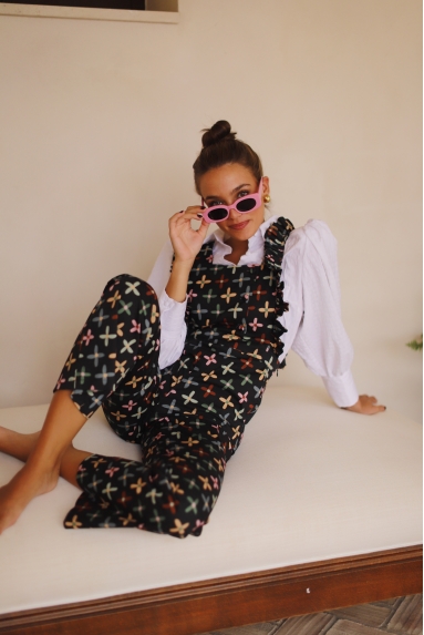 Peto Flower Black
