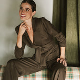 PANTALÓN MER RAYA DIPLOMÁTICA MARRÓN